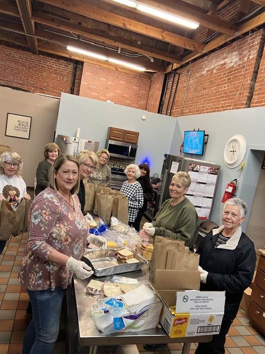 Making Lunches for Shades of Grace